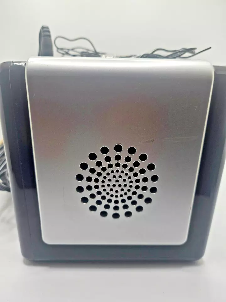 INSIGNIA - RADIO RELOJ CON BASE IPOD - VIENE CON ADAPTADOR DE CORRIENTE NS-CL01 (A7) Foto 2 de 4