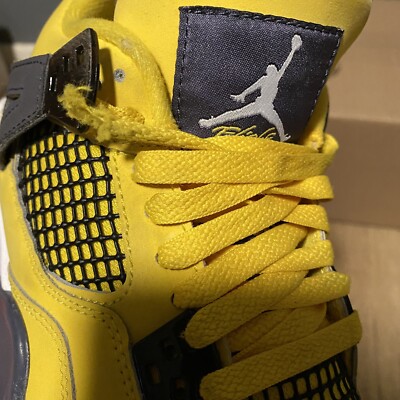 Lightning　4冊 Jordan 4 Retro Lightning 2021 GS Size 5.5 Used No Box