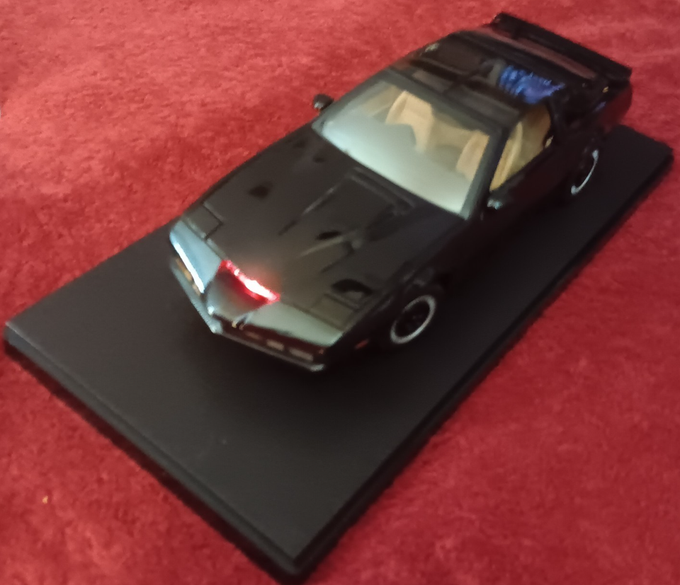 Aoshima Knight Rider: Knight 2000 K.I.T.T. (Seizoen 3 Ver.) Schaal 1:24