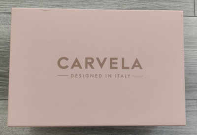CARVELA Italy Original Leerkarton mit Taschentüchern 34*25*10 cm
