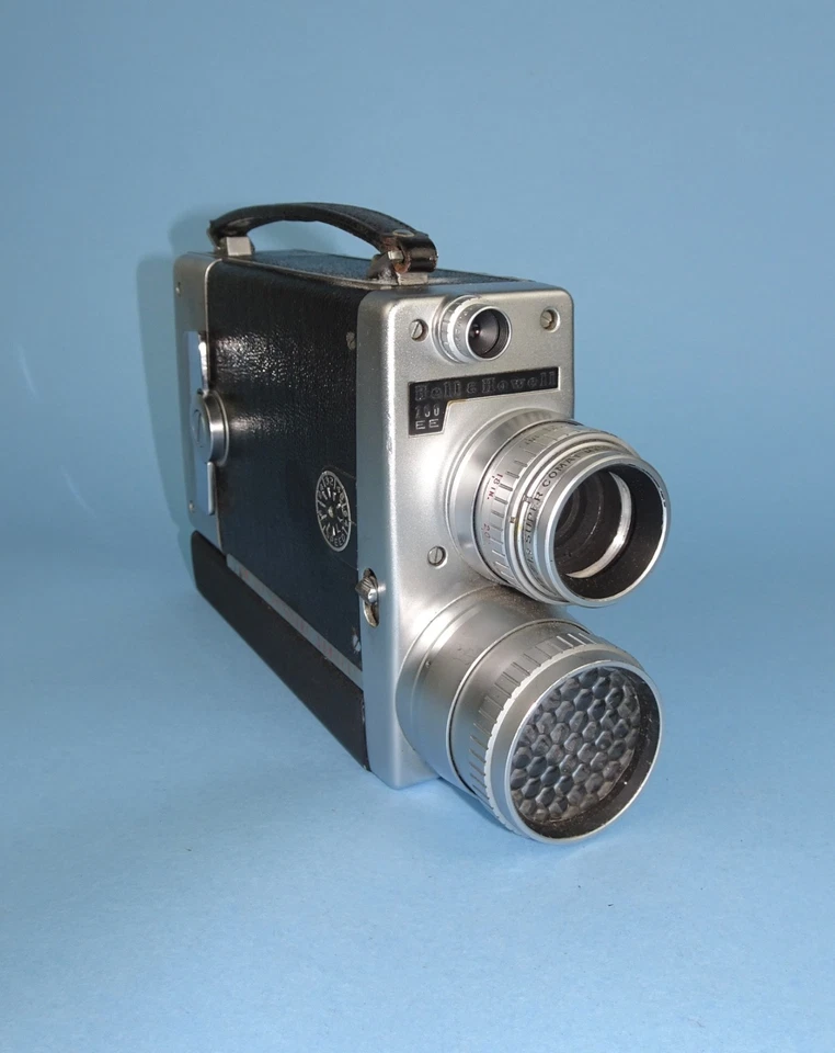 1956 Bell & Howell 200EE spring motor drive 16mm film camera. Magazine model. - Image 4 of 4