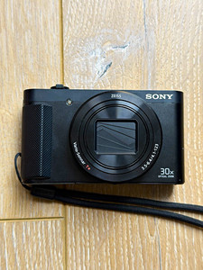 Sony Cyber-shot DSC-HX90V Compact Camera Black 18.2MP 30x Zoom Tiltable