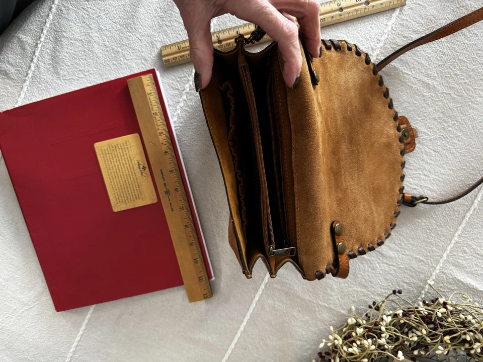 Bolso Bandolera Patricia Nash Lanza Dorado/Marrón Cuero Tooled Cartera P14186 Foto 2 de 4