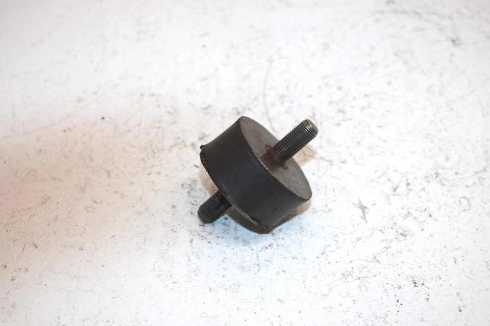 Juego de amortiguadores de montaje de motor Polaris 300 1995 OEM 3110028 3022067 Q3994 Foto 2 de 4