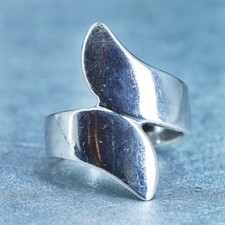 Size 5, vintage southwestern Sterling 925 silver handmade ring, wavy band