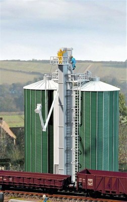 Fordhampton Grain Silos OO gauge plastic kit Gaugemaster GM427