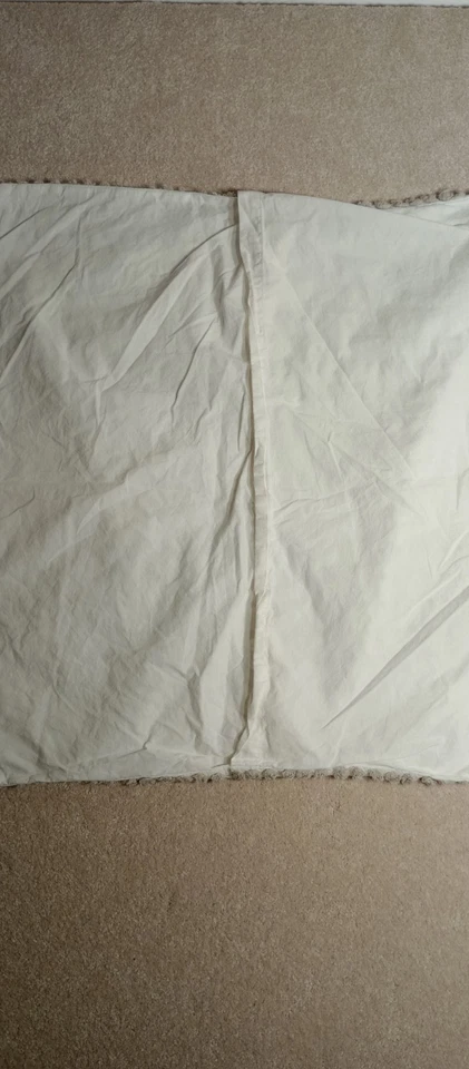 Juego de 2 Fundas de Almohada WEST ELM CANDLEWICK Blanco y Gris Perla 26 X 26 Par Foto 4 de 4