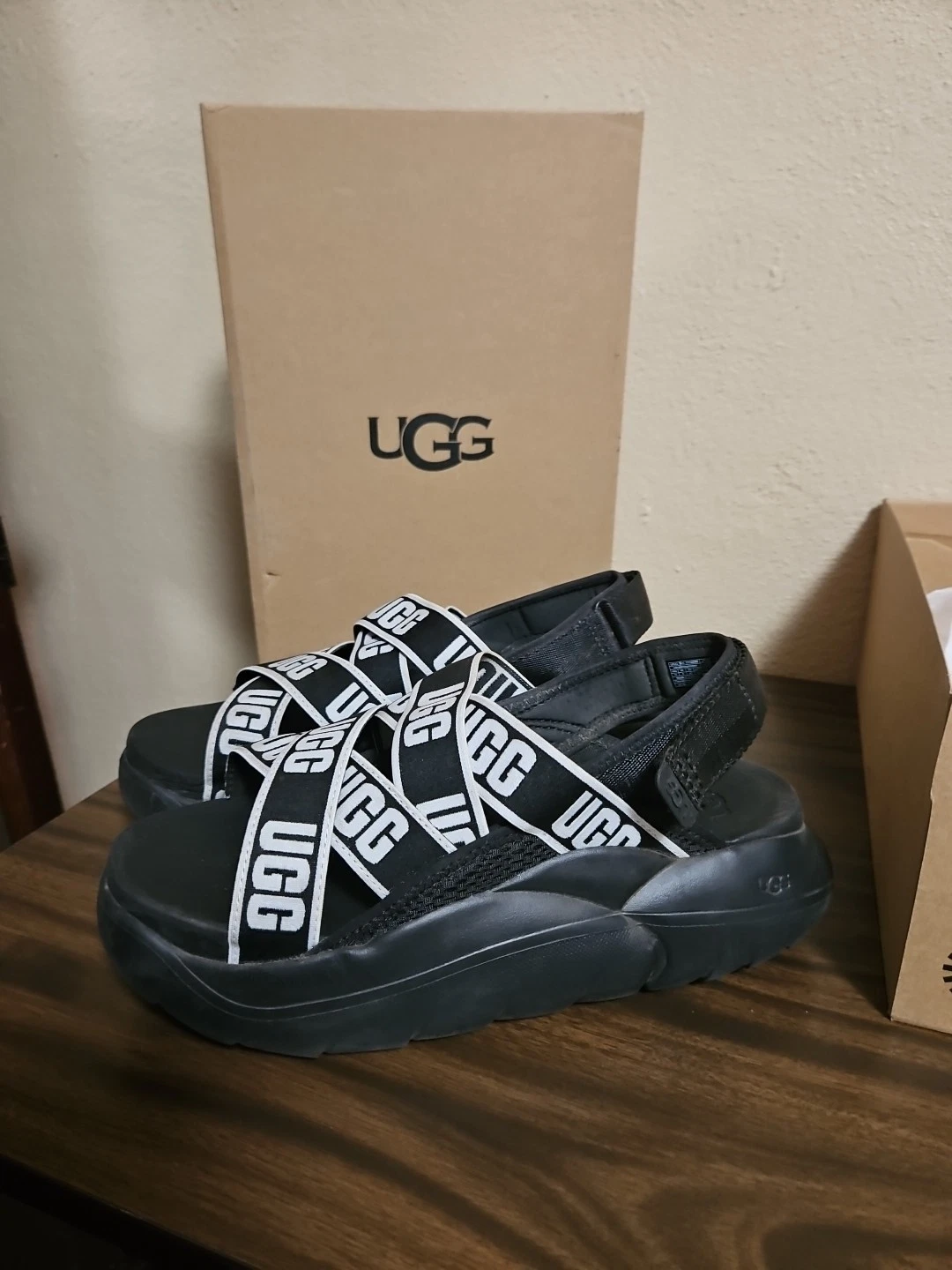 Taglia 11 Sandalo UGG LA Cloud nero bianco plateau alto cinturino W 1110090