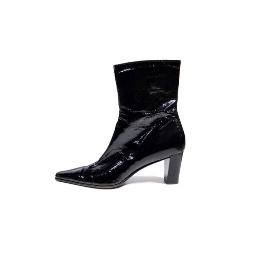 $495 AQUATALIA Boots 11 Black Patent 
