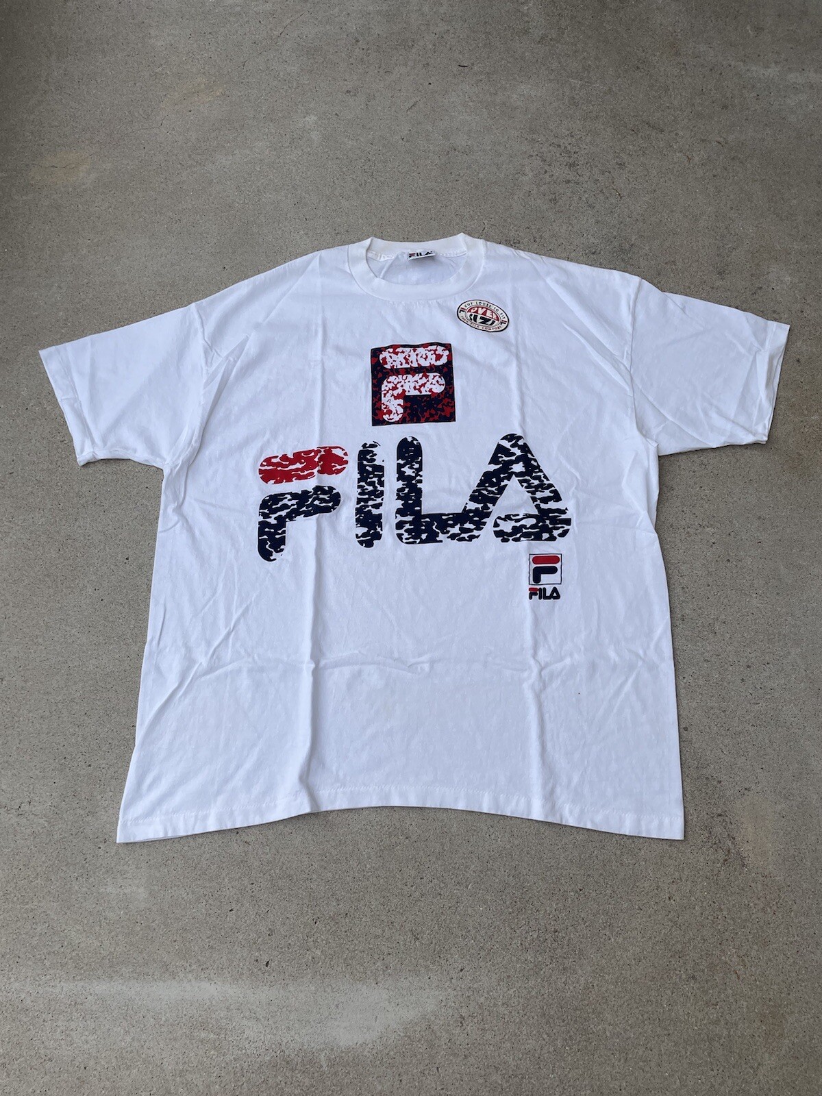 T shirt vintage anni '90 Deadstock FILA oversize sfusa grafica esplicita XXL USA
