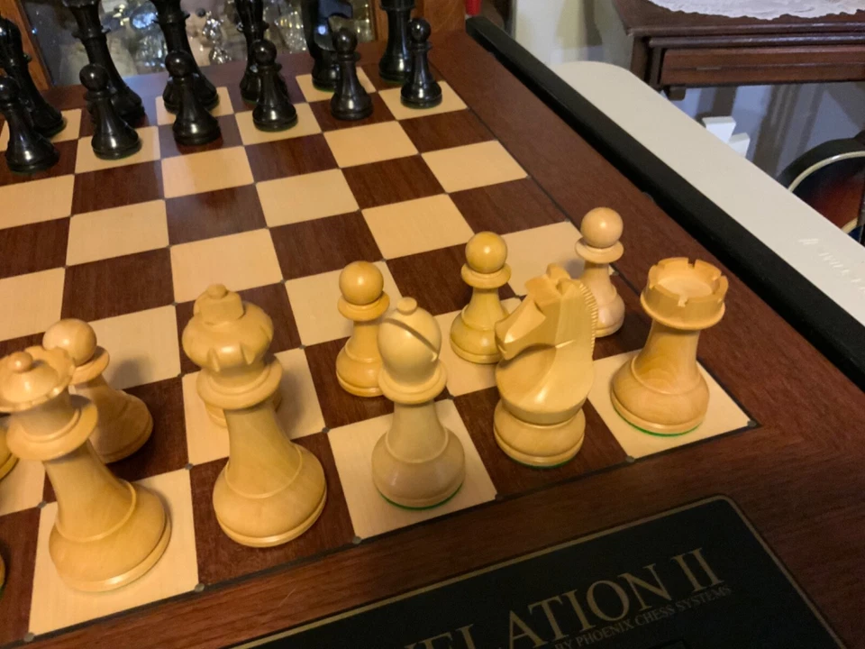 Juego Campeonato Mundial de Ajedrez FIDE Chessncrafts DGT Electrónico habilitado. RARO Foto 4 de 4