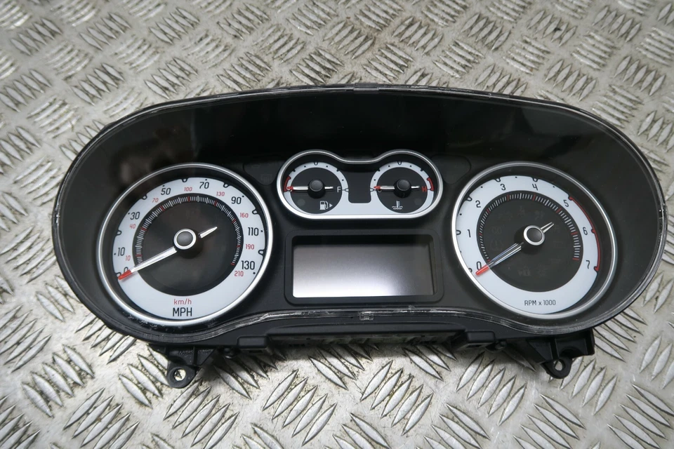 Fiat 500L 2013 5 puertas diésel automático velocímetro cuadro de instrumentos Ref9538 Foto 2 de 4
