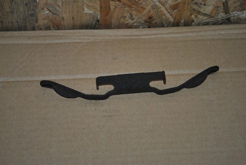 BMW E46 E36 Z3 Z4 Haltefeder Feder Bremsträger Bremssattel vorne Halterung Brems