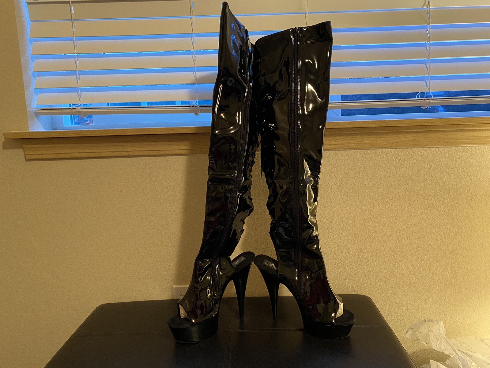 Pleaser delight-3019 6” thigh - Gem