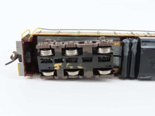 N Scale Atlas 49560 DL&W Lackawanna Trainmaster Diesel #853 w/ DCC - Custom - Picture 8 of 11