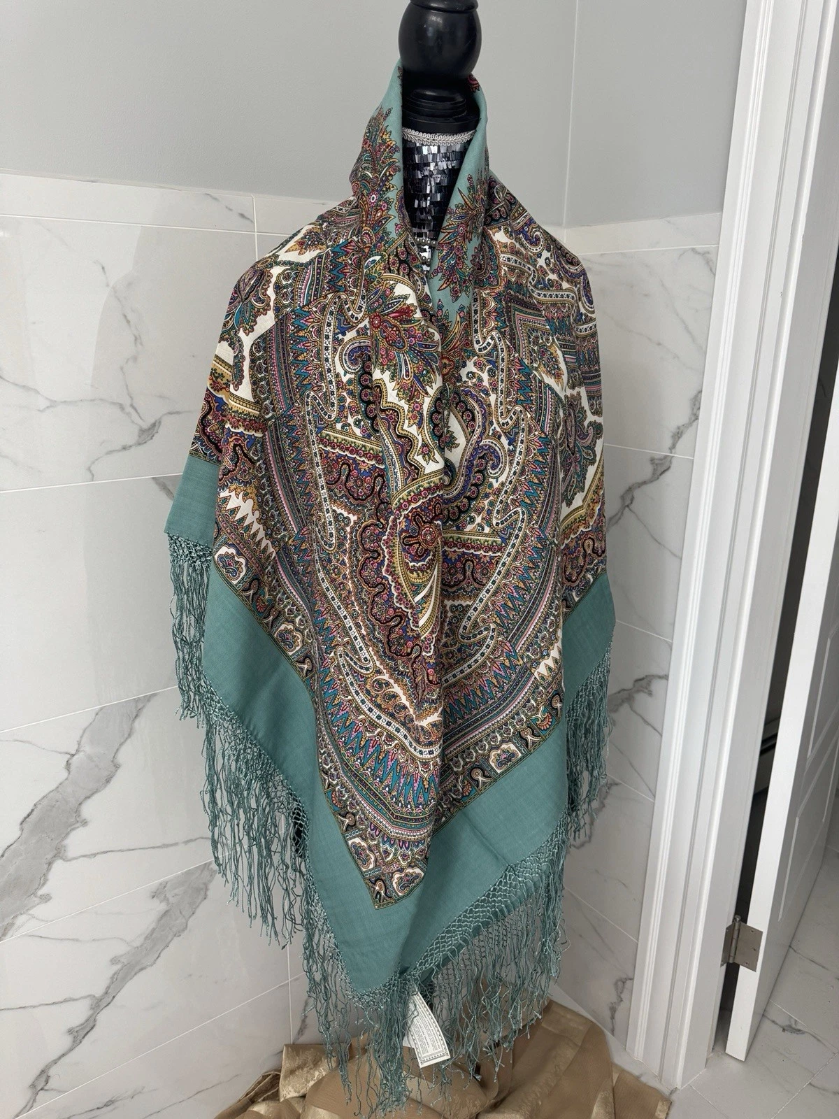 58'' square Russian 100% merino wool Pavlovo Posad scarf/shawl
