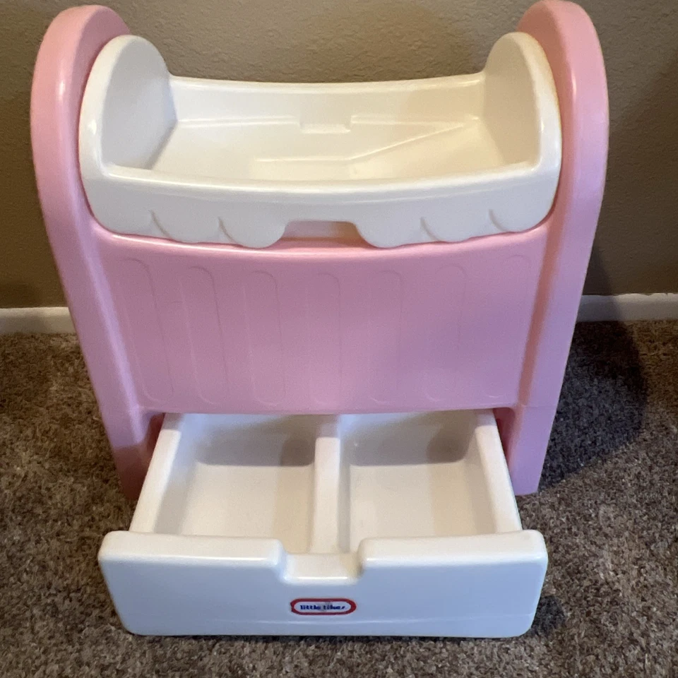 VTG Little Tikes Pink Baby Doll Changing Table Bassinet Cradle Crib Drawer VGC - Image 2 of 4