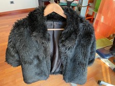 Elegante e Versatile Bolero in Ecopelliccia Nera