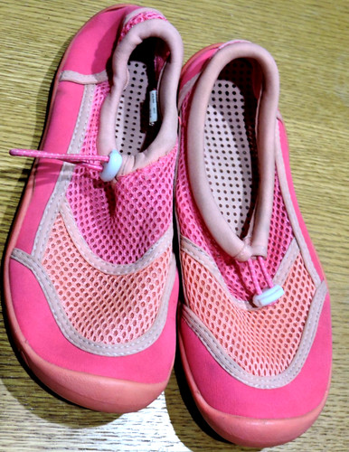 Wonder nation Girls Water Shoes  Size 2 3 Pull-On  Pink cinch close