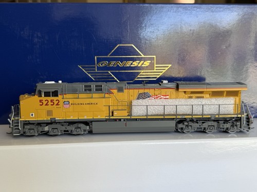 Athearn Genesis HO Scale ES44AC Union Pacific 5252 DCC/Sound - Picture 5 of 5