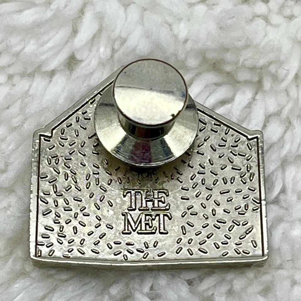 Pin de solapa modernista esmalte arquitectónico MMA Museo de Arte Metroplitano Foto 3 de 4