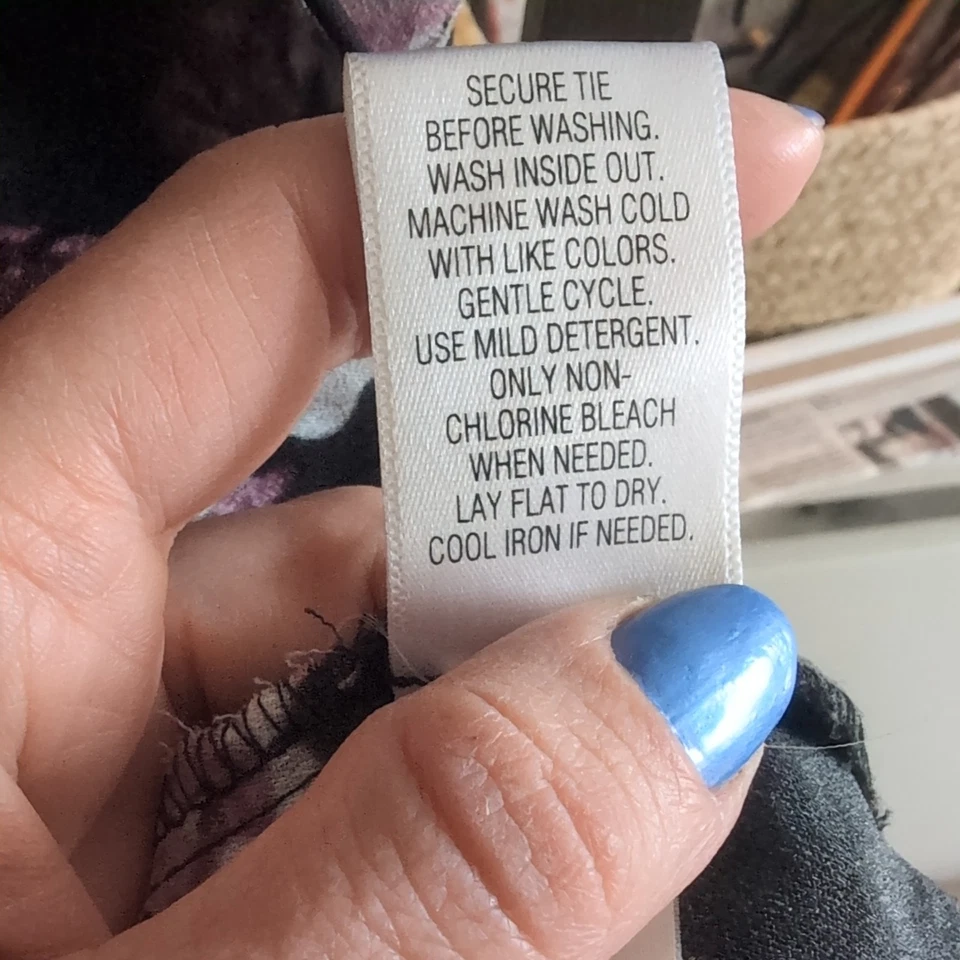 Simply Vera Wang Women's Medium Dress Floral Design On Black Cinch In Front - Image 4 of 4