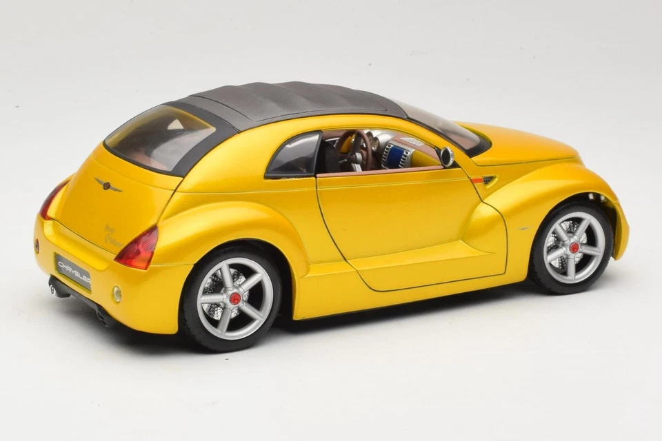 50338 Chrysler Pronto Cruizer Gold Maisto 1/18 - Immagine 3 di 4
