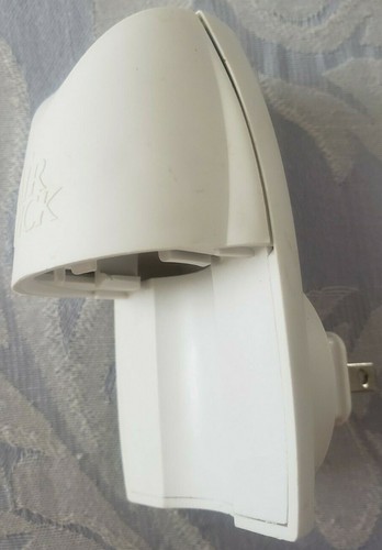 2 Airwick Scented Oil Warmers Plug ins - Picture 4 of 12