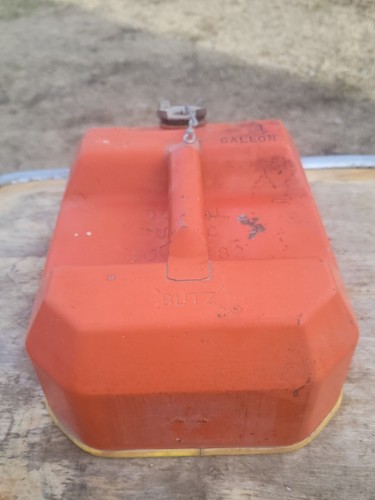VINTAGE 1982 BLITZ USMC 1 GALLON STEEL GAS CAN DOT 5L,Clean inside, dee pictures - Picture 5 of 22