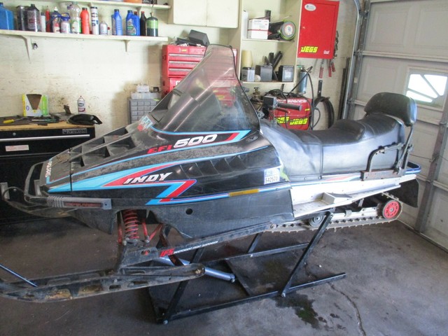 93 Polaris Indy 500 EFI SKS Snowmobile Motor Engine Mount Plate 92 | eBay