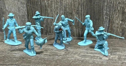 Marx Rin Tin Tin Fort Apache 7th Cavalry Soldiers  7 Figures
