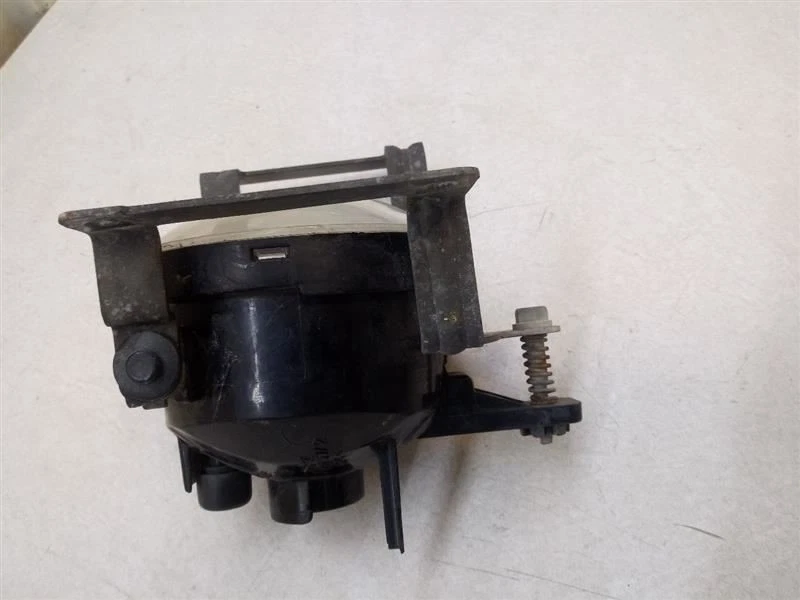 Luz antiniebla Hyundai Tucson 2005 2006 2007 2008 2009 (derecha/pasajero) OEM USADO TES Foto 3 de 4