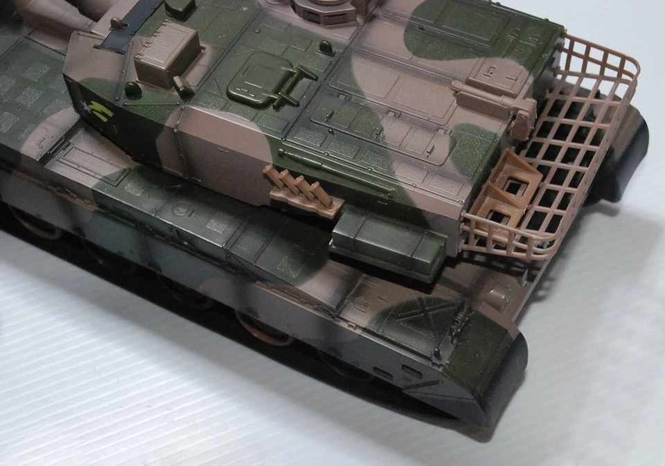 Kyosho R/C Battle Tank Japan Ground Self-Defense Force Type 90 Tank [Unused] - Image 2 of 4