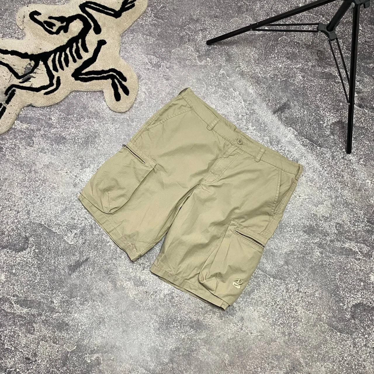 Vintage Nike Small logo Cargo streetwear beige outdoor shorts size 34