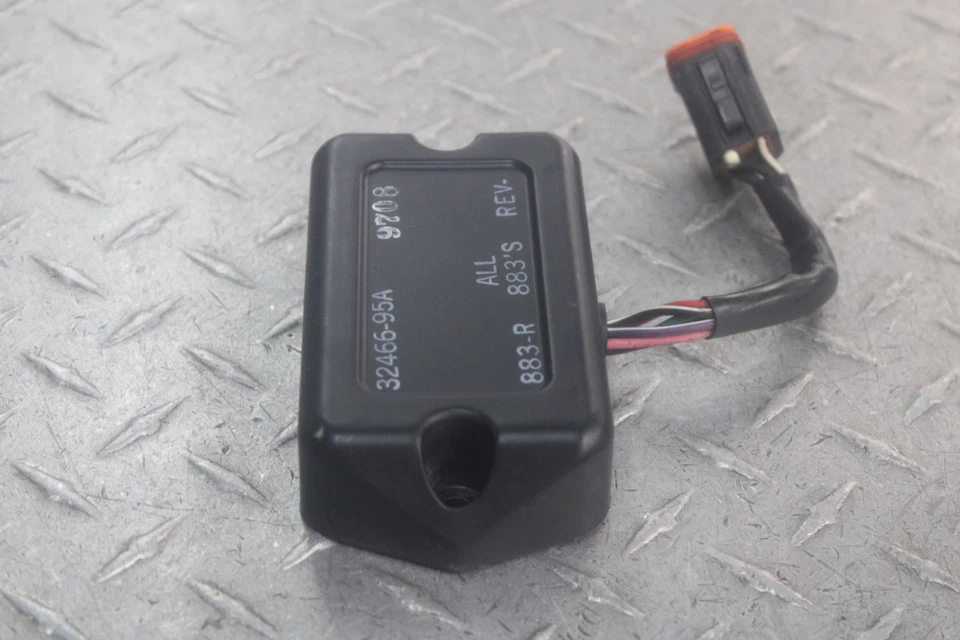 Harley-Davidson Sportster 883 Hugger XLH883 1997 ECU 32466-95A video para correr Foto 2 de 4