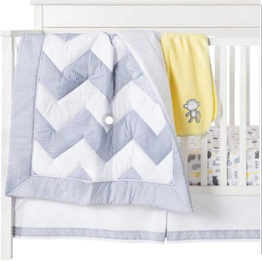 Nuevo Juego de Ropa de Cama Circo Zigs 'n Zags 4 Piezas Cuna Bebé Gris Blanco Amarillo Foto 2 de 2