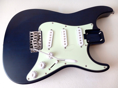 USED : LOADED Blue Body For/From : EART Standard Electric Guitar