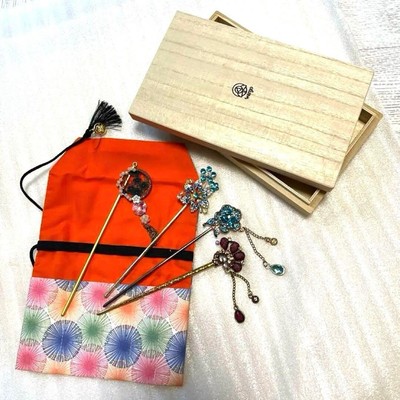 Kanzashi kimono Hair stick Set Of 4 Hairpins With Storage Bag