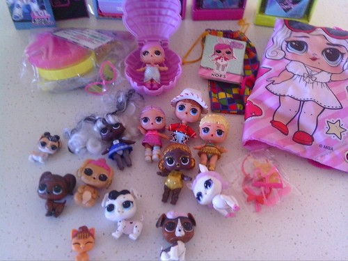HUGE LOL DOLL BUNDLE SOME NEW - Picture 4 of 5