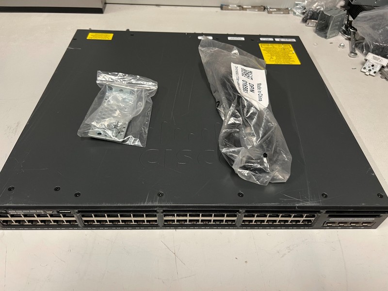 Cisco WS-C3650-48PS-E + C3650-STACK MODULE + 50 AP IPServices License 3650-48PS