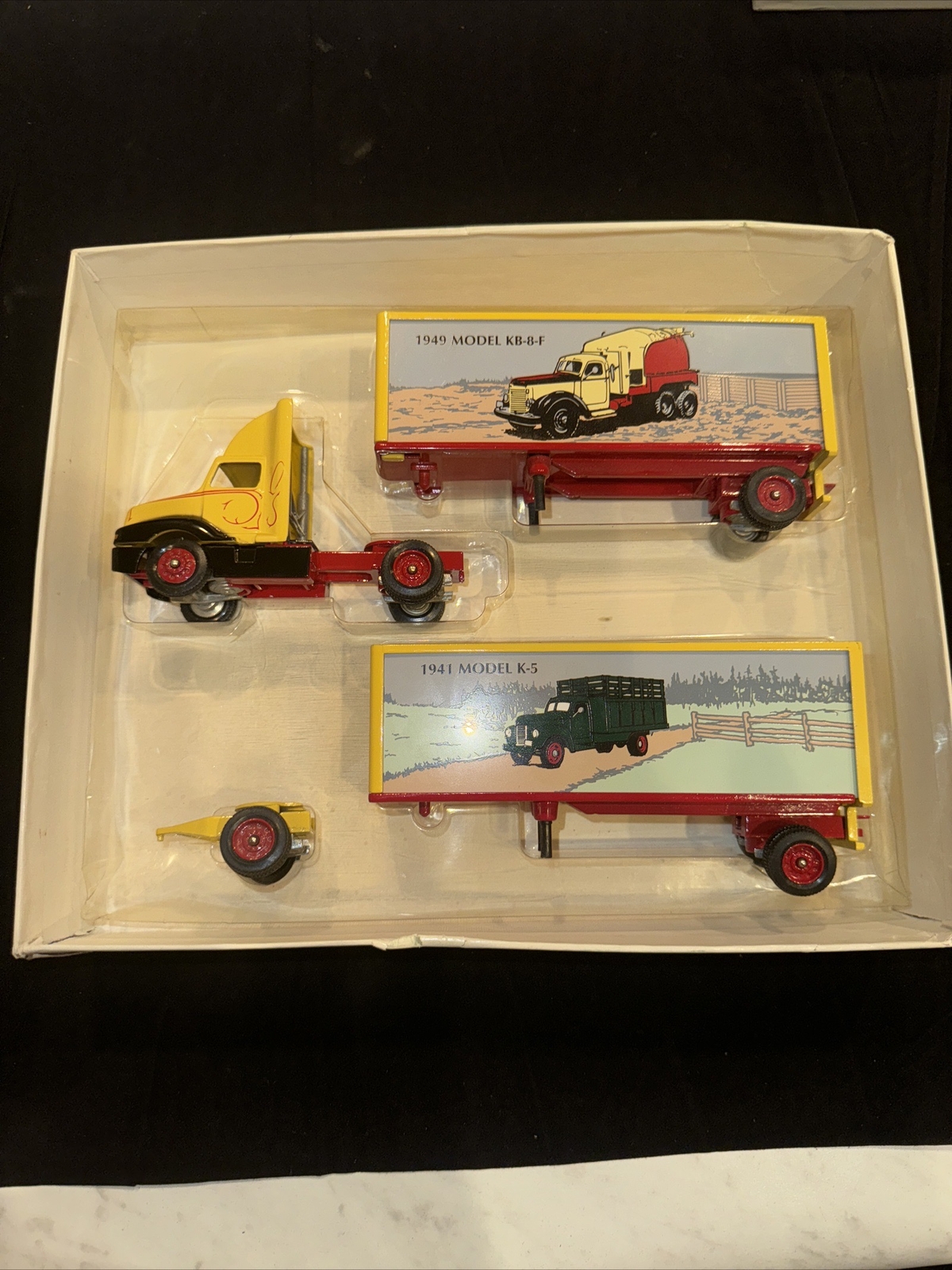 WINROSS MIB International Historical Series Vintage Truck