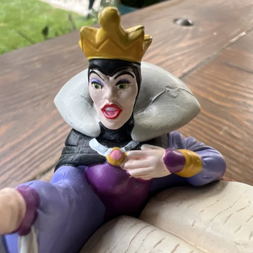 VTG Evil Queen Disney Crow & Skull Snow White & the 7 Dwarfs 4" Figurine #M7454 - Picture 3 of 8