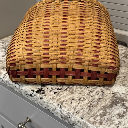 Joyce Schaum Wall Basket Vintage In Very Good Condition W Original Tag 10”H 11”W - Picture 7 of 7