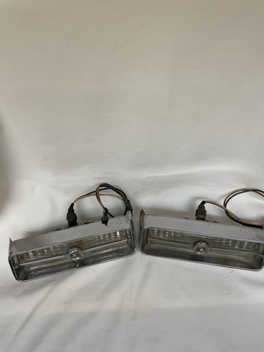 One Set Of 1967 Cadillac blinker lights - Picture 2 of 4