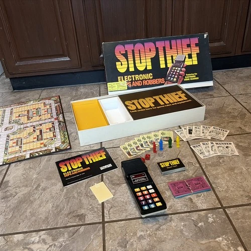 Vintage STOP THIEF Electronic Cops And Robbers Board Game Parker Brothers 1979