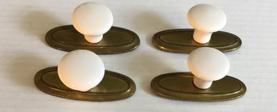 LOT OF 8!  VTG KEELER BRASS CO (KBC) 4 OVAL BACKPLATES & 4 PORCELAIN KNOBS