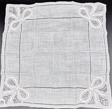 VINTAGE HANKY IRISH PURE LINEN EMBROIDERED CORNERS BOW IN WHITE CUT WORK WEDDING