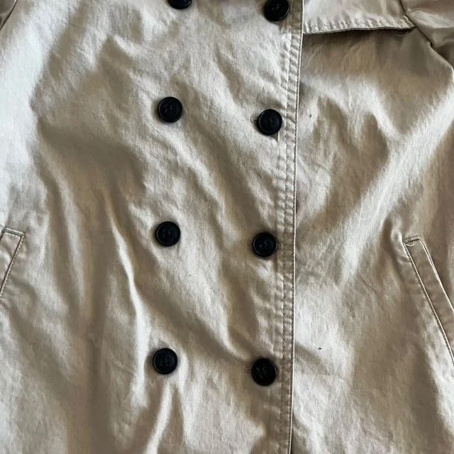 Vestido de trinchera Burberry para niños y niñas en color tostado Foto 3 de 4