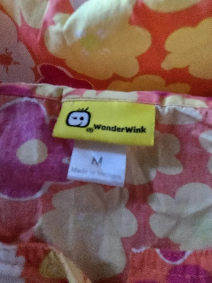 WonderWink Scrub Top size M-Orange/Pink/yellow Floral-Chest 21"/L 24.5" - Image 3 of 4