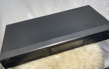 VINTAGE JVC TUNER FX-97 COMPUTER CONTROLLED AM-FM RADIO TUNER WITH QUART LOCK